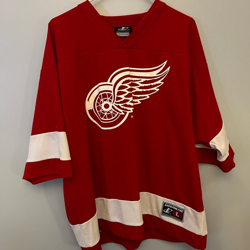 RED WINGS JERSEY